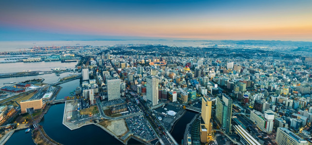 MinatoMirai滨海区横市风景的空中摩莫拉马风景图片