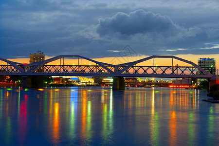 德国曼海姆市内卡河上桥图片