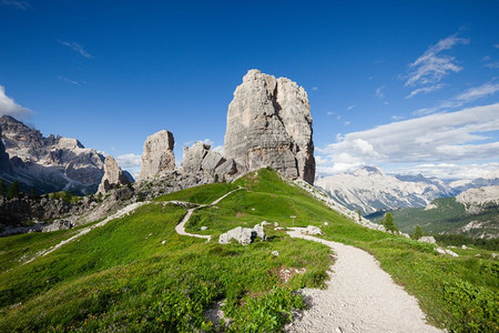 山丘全景意大利阿尔卑斯山多洛米特托里图片