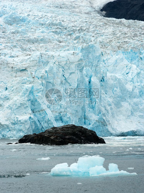 Aialik冰川流向同一名称的海湾排干哈丁冰场图片