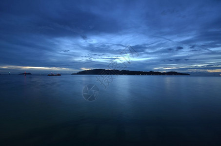 马来西亚萨巴的KotaKinabalu的日落景图片