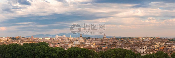 意大利日落时的罗马空中美景意大利罗马日落时的祖国和教堂阿尔塔图片