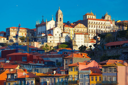 葡萄牙波尔图老城富饶多彩的豪宅图片