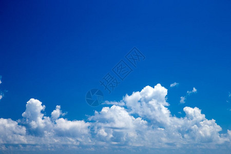 蓝天空有白云图片