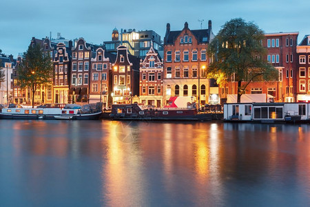 阿姆斯特丹运河的夜景和荷兰图片