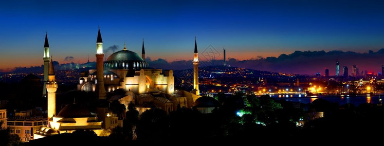 东极伊斯坦布尔全景关于HagiaSophia和该市现代区的展望土耳其背景