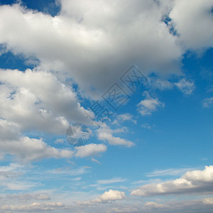 蓝色天空中的云层美丽自然背景图片