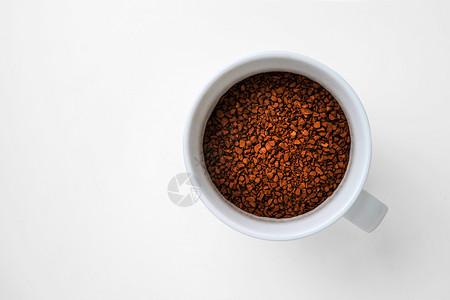 咖啡杯中的即时在白色与剪切路径隔离的咖啡杯中图片