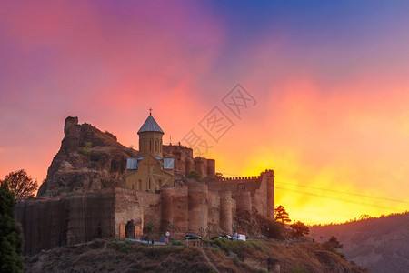纳里卡拉古老堡垒的惊人景象和圣尼古拉教堂的惊人景象图片