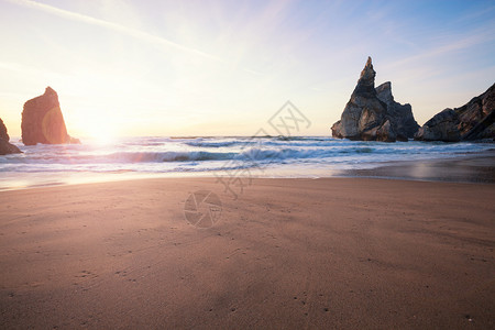 美丽的岩石般大西洋海岸线葡萄牙图片
