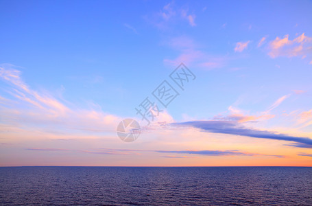 美丽的日落海平面的景图片