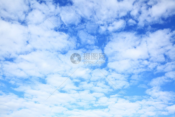 蓝天空云密图片
