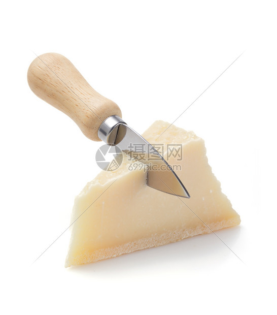 白色背景上分离的干酪片图片