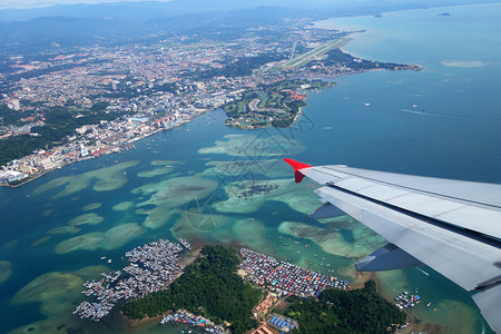 马来西亚萨巴赫KotaKinabalu和Gaya岛空中观视图片