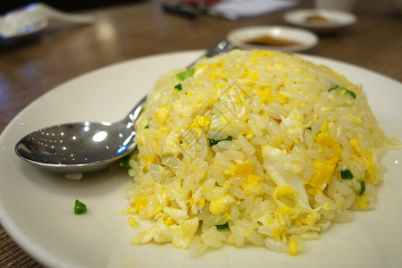 在丁大凤餐厅吃鸡蛋炒饭图片