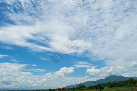 天空与云山地风景和其他下午的大气图片