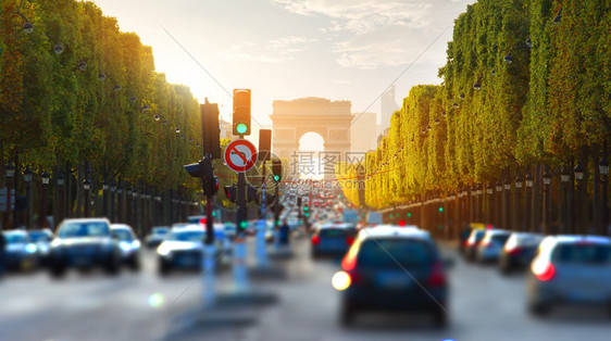 法国巴黎ArcdeTriomphe的ArcTriomphe之景的交通情况图片