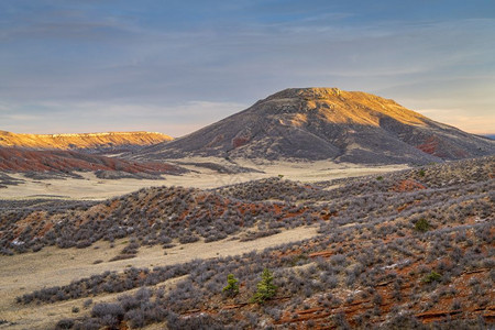 北科罗拉多州红山开放空间秋天风景图片