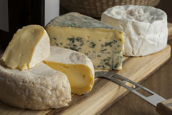 法国奶酪配有各种不同奶酪甜点用图片