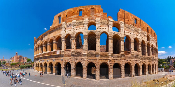 在意大利罗马的古代市中心建造的最大两栖剧院FlavianAmphifieatre图片