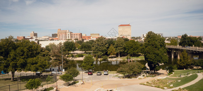 德克萨斯州Lubbock市中心公园天线Lubbock图片