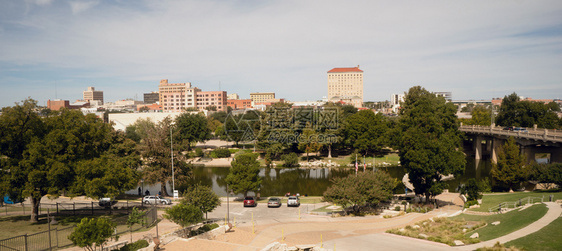德克萨斯州Lubbock市中心公园天线Lubbock图片