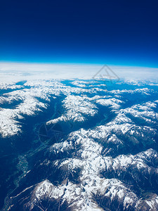 山地风景飞机窗外的风景图片