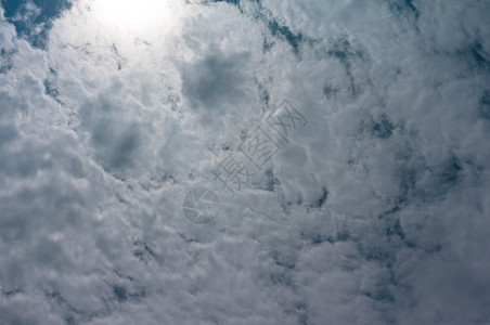 阳光云层美丽的云在明亮天空背景中和云层概念相关的想法背景