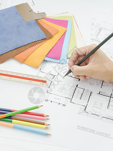 用结构样本比例和彩色铅笔绘制建筑图纸时手写视图片