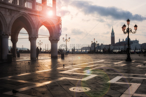 意大利威尼斯圣马可广场第一阳光图片