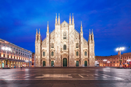 米兰大教堂意利米兰Duomo广场Duomo广场米兰大教堂或DuomodiMilano教堂上午蓝色时间米兰意大利伦巴迪亚图片