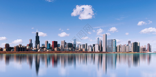 芝加哥市的天空线反射伊迪诺美国图片