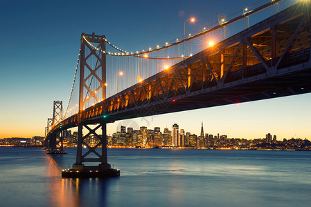 Bay桥旧金山天线下城卡利夫湾桥美国加利福尼亚州旧金山市下城美国加利福尼亚州旧金山图片