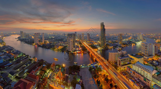 泰国曼谷市ChaoPhraya河UCurve图片