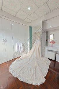 白色房间的新娘婚纱室内设计图片