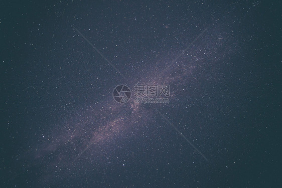 星夜空银河系宇宙中与太空尘图片