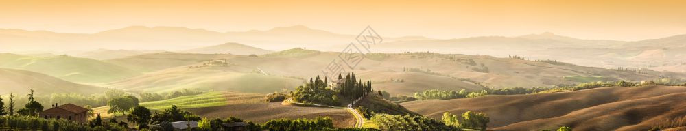 意大利的托斯卡纳意大利的景色日出时超高品质全景葡萄园山丘农舍日出时的超高品质全景图片