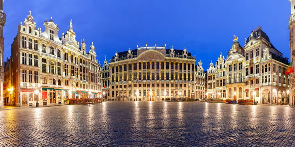 布鲁塞尔比利时大广场夜间布鲁塞尔大广场夜间美房全景图片