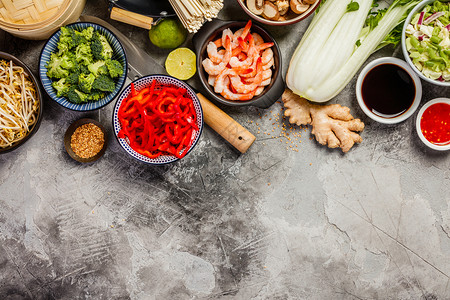 灰石底本亚洲菜素成分顶层视图蔬菜香料虾面条烹饪维特名的酱汁泰文或食品清洁饮概念图片