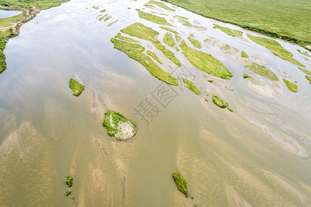 内布拉斯加Kearney附近浅层和条纹普拉特河图片