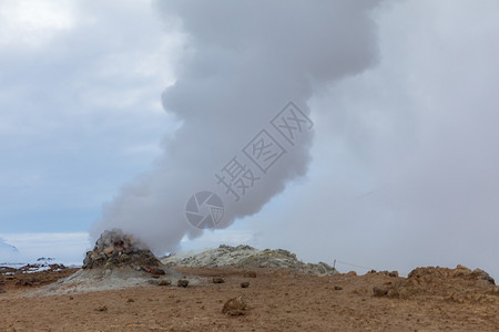 地热区HverirHverarond是欧洲冰岛东北地区克拉夫的Myvatn湖的热门旅游景点图片