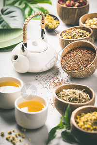 椰子碗中的干茶组装图片