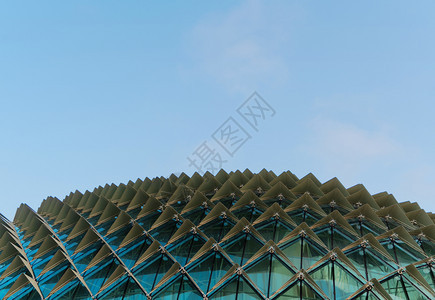 未来的现代建筑结构设计玻璃窗和几何形状图片