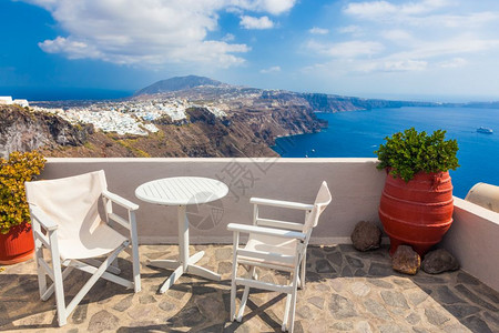 希腊圣托里尼岛Santorini的全景屋顶桌椅希腊圣托里尼岛Santororini的全景屋顶桌椅希腊爱琴海的卡尔德拉希腊圣托里尼图片