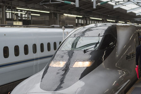 2015年8月2日本京都火车于2015年8月2日离开京都站图片