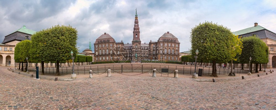 丹麦首都哥本哈根市中心丹麦首都哥本哈根的基督徒堡宫殿和政府大楼丹麦哥本哈根的基督徒堡宫殿图片