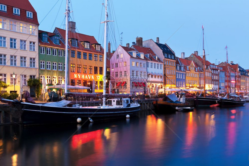 丹麦哥本哈根尼哈文夜景图片