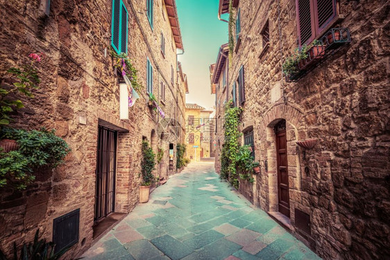 意大利一个古老的意大利城镇PienzaToscany意大利托斯卡尼狭小的街道意大利老的城镇Pienza托斯卡尼VintageNa图片