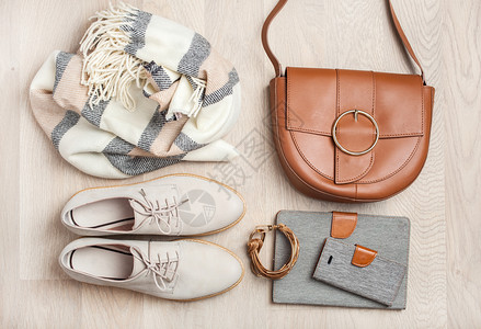 女平板便衣鞋围巾手镯袋平板智能手机时装博客服购物图片
