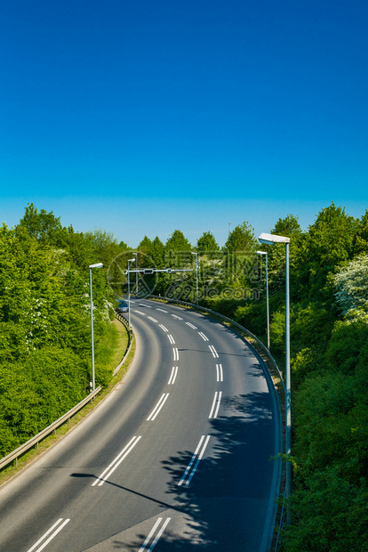 美丽的道路带白线乡村道路图片